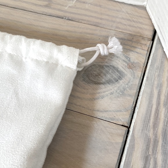 BRIGHTON Purse Dust Bag with Drawstring 16 Wide x 11 Long x 4 Wide inches - Picture 4 of 7